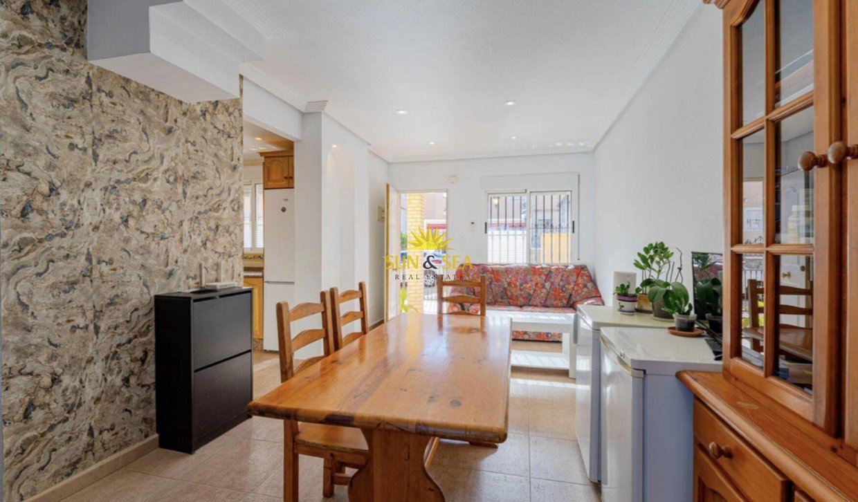 Reventa - Villa / Semi separado - Orihuela Costa - Los Altos