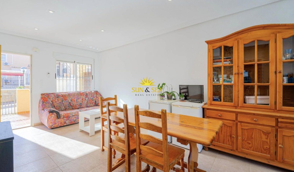 Reventa - Villa / Semi separado - Orihuela Costa - Los Altos