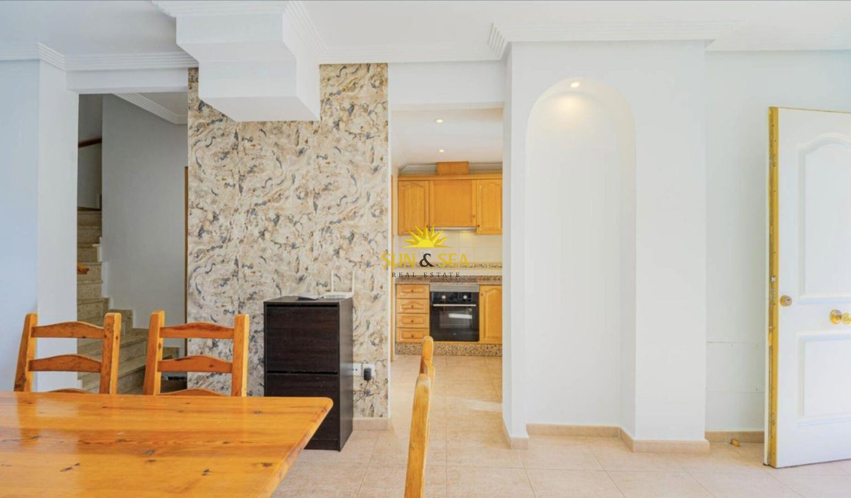 Reventa - Villa / Semi separado - Orihuela Costa - Los Altos