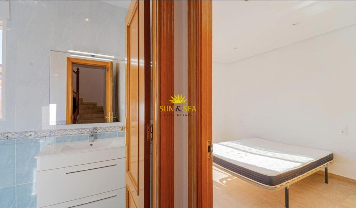 Reventa - Villa / Semi separado - Orihuela Costa - Los Altos