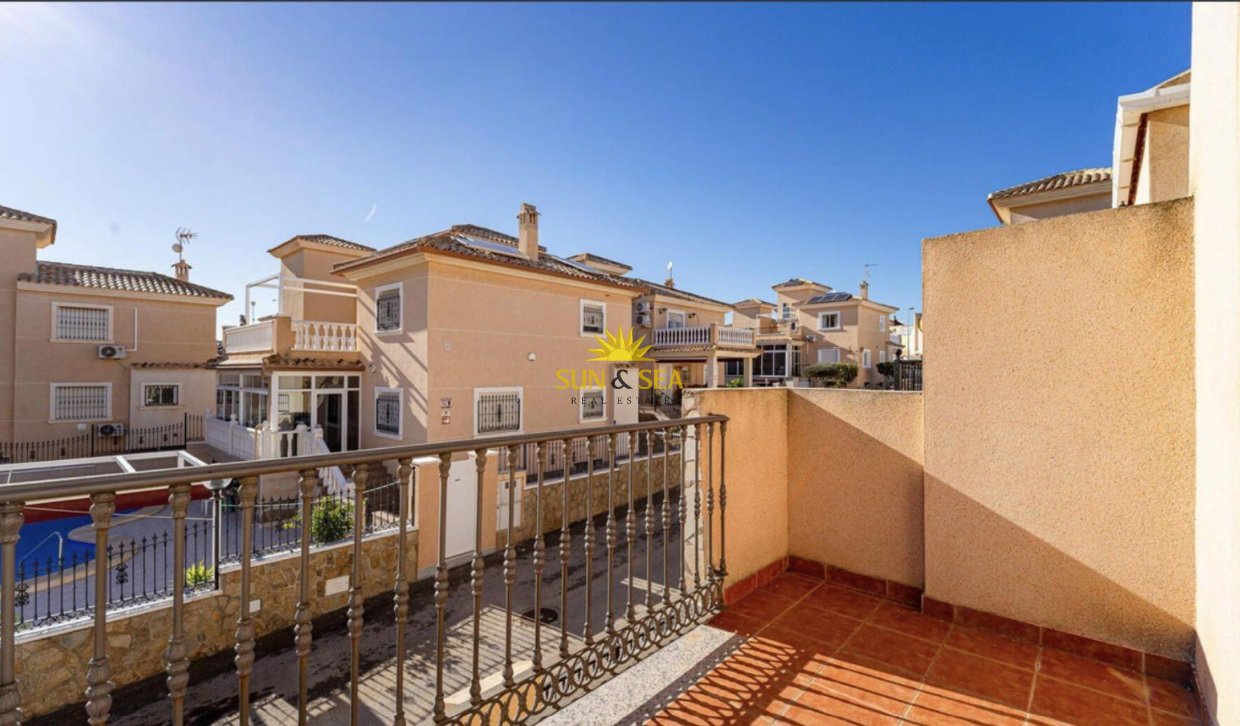 Reventa - Villa / Semi separado - Orihuela Costa - Los Altos