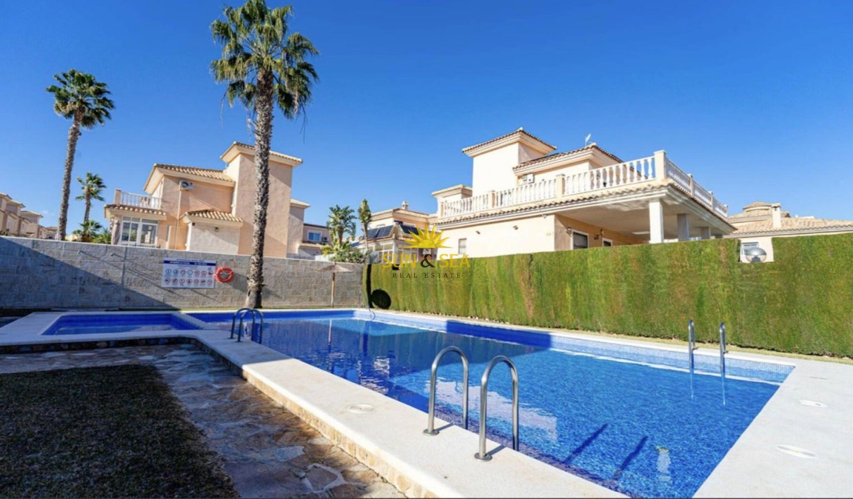 Reventa - Villa / Semi separado - Orihuela Costa - Los Altos