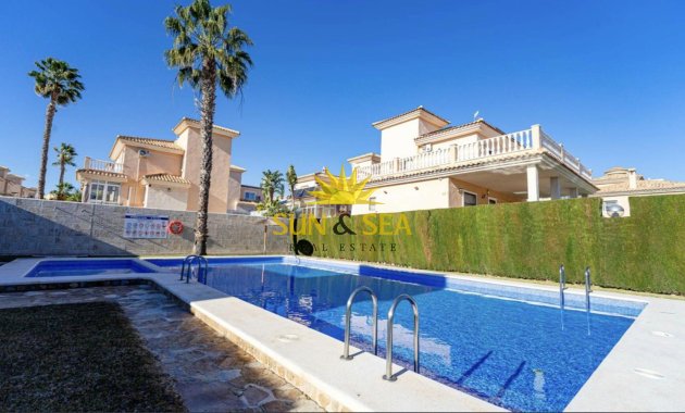Reventa - Villa / Semi separado - Orihuela Costa - Los Altos