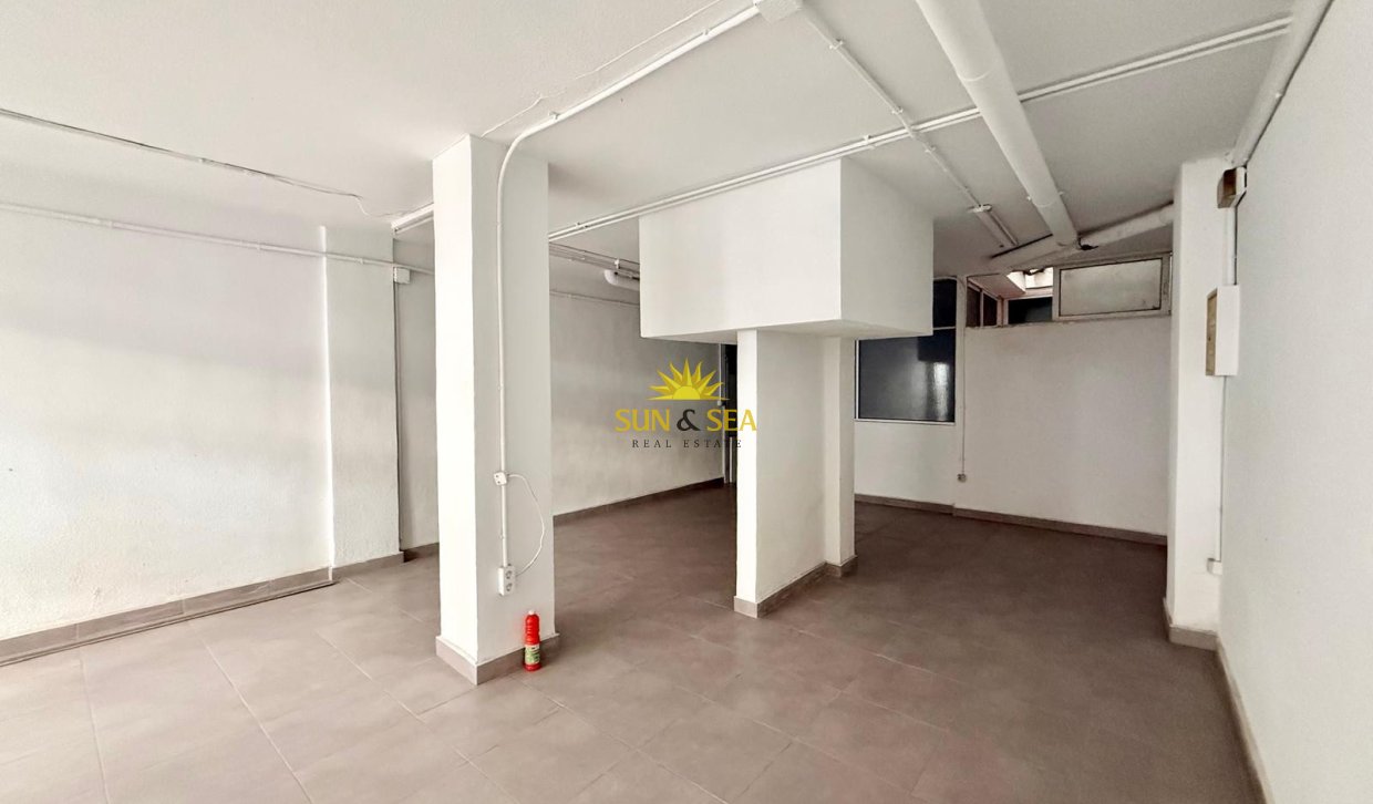 Long Term Rental - Commercial - Torrevieja - Centro
