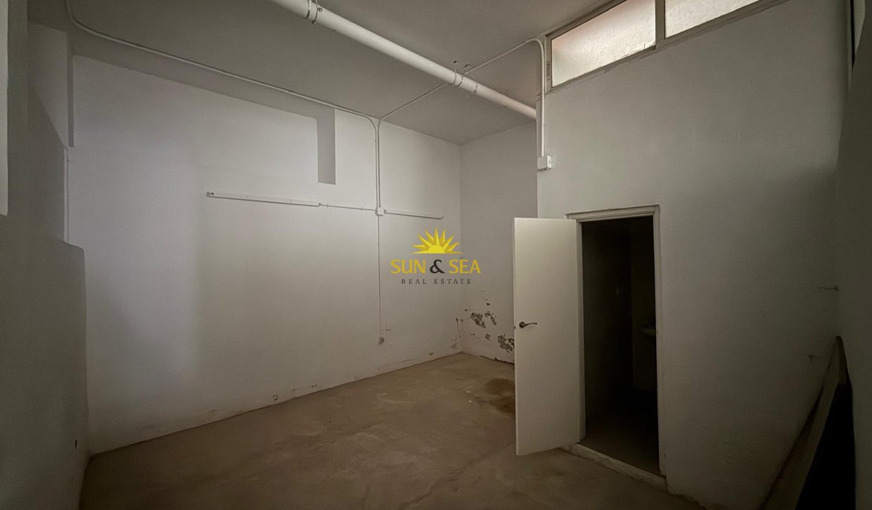 Long Term Rental - Commercial - Torrevieja - Centro