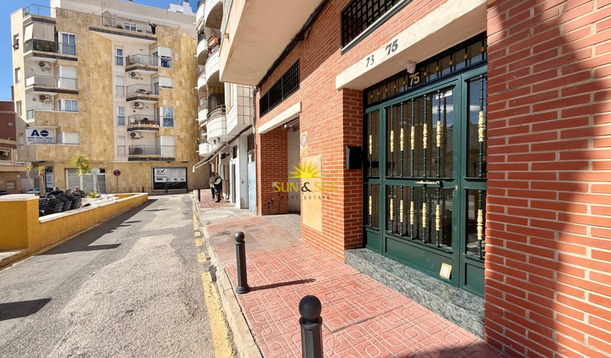 Resale - Apartment - Torrevieja - torrevieja