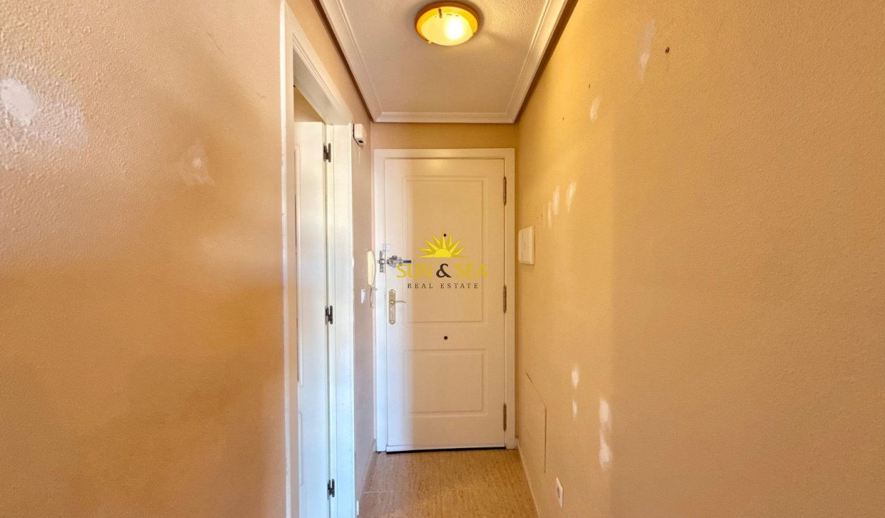 Resale - Apartment - Torrevieja - torrevieja