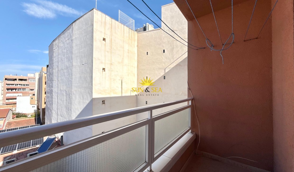 Resale - Apartment - Torrevieja - torrevieja