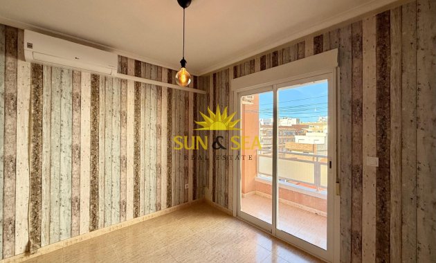 Resale - Apartment - Torrevieja - torrevieja