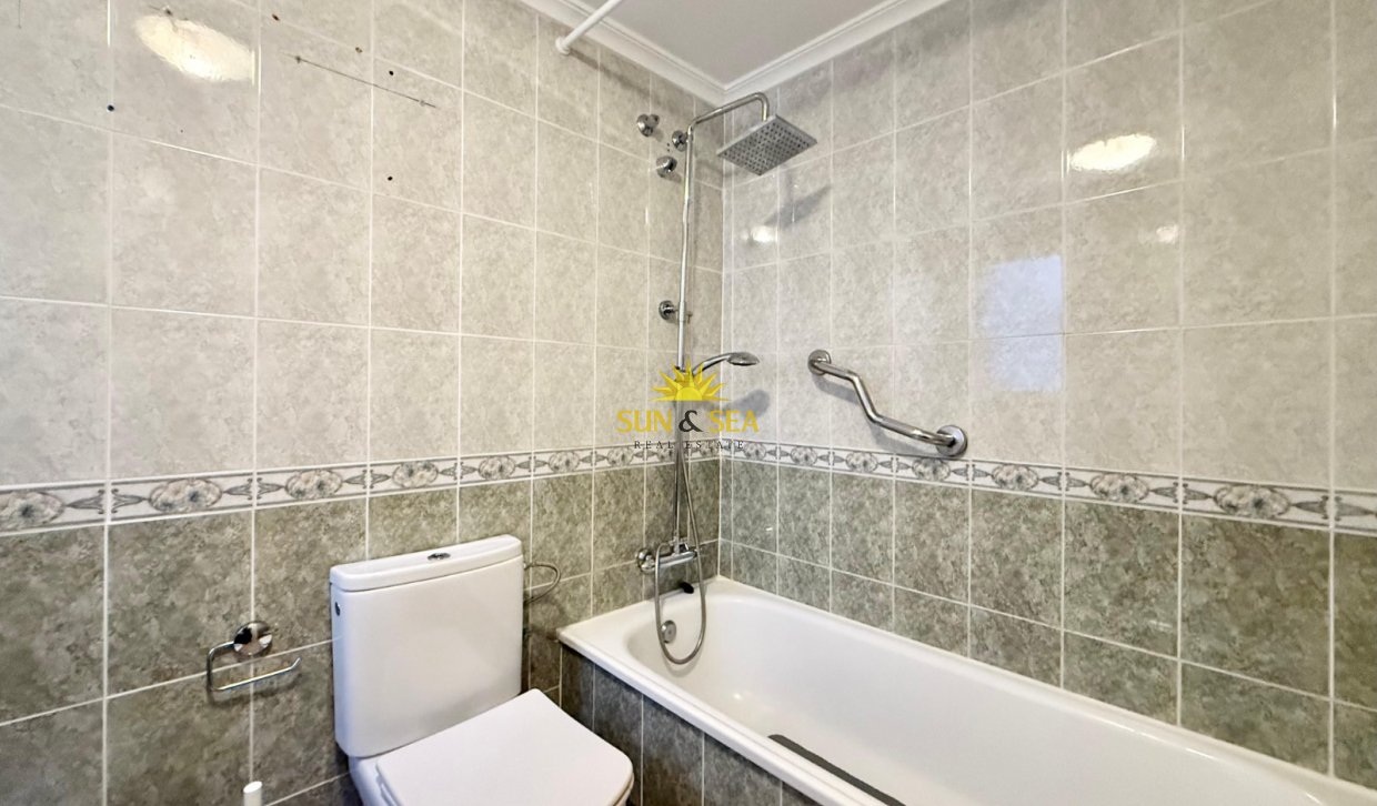 Resale - Apartment - Torrevieja - torrevieja