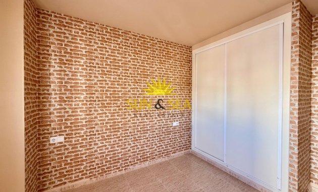 Resale - Apartment - Torrevieja - torrevieja