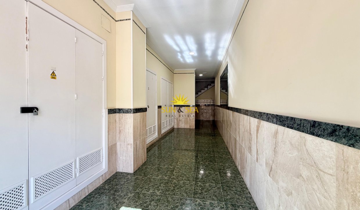 Resale - Apartment - Torrevieja - torrevieja