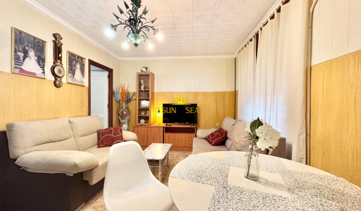 Reventa - Chalet - Torrevieja - Centro