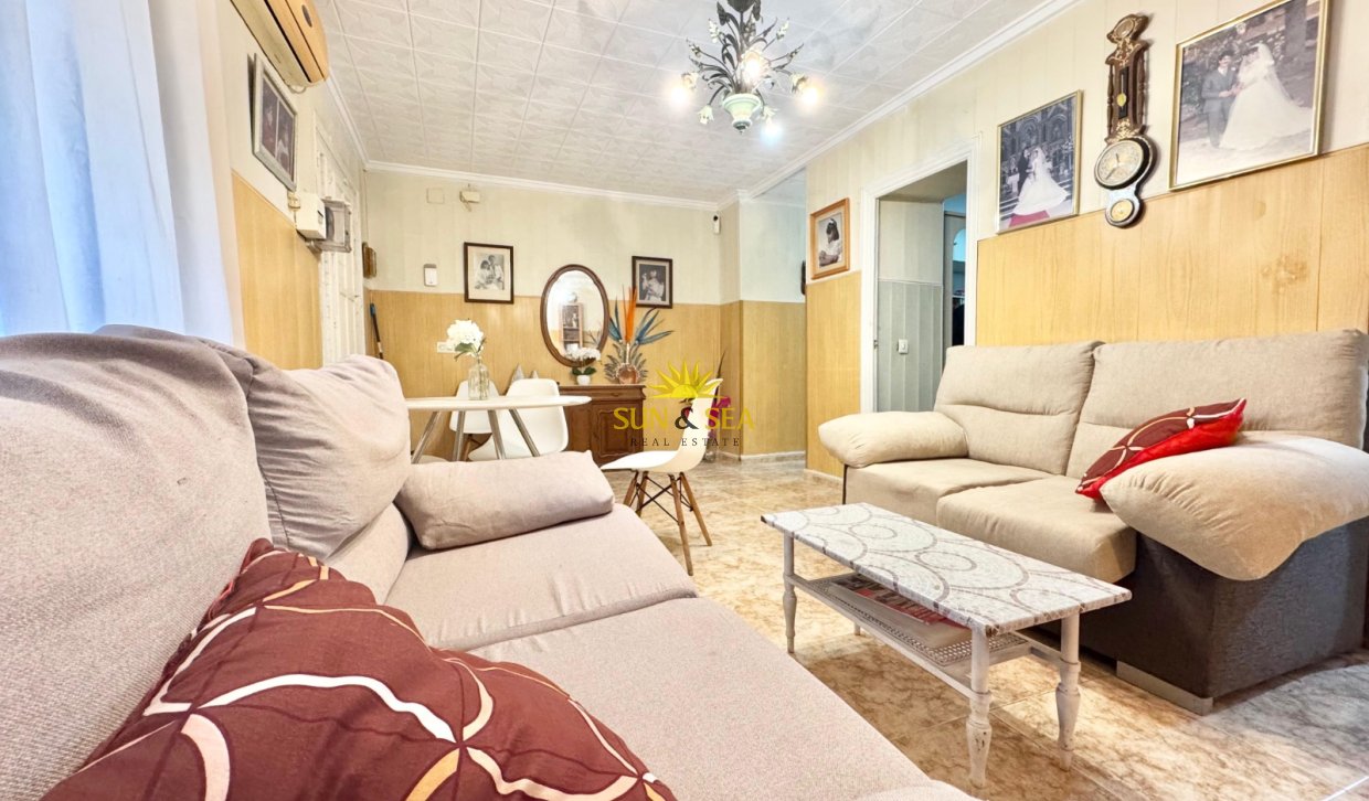 Reventa - Chalet - Torrevieja - Centro
