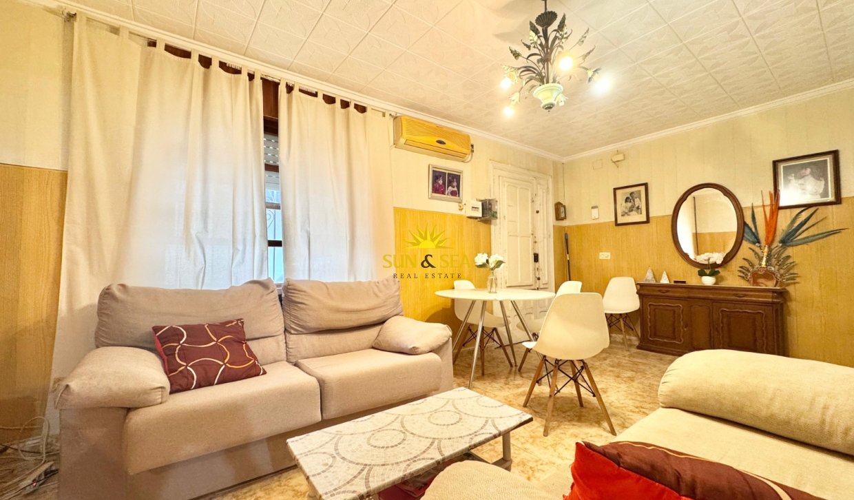 Reventa - Chalet - Torrevieja - Centro