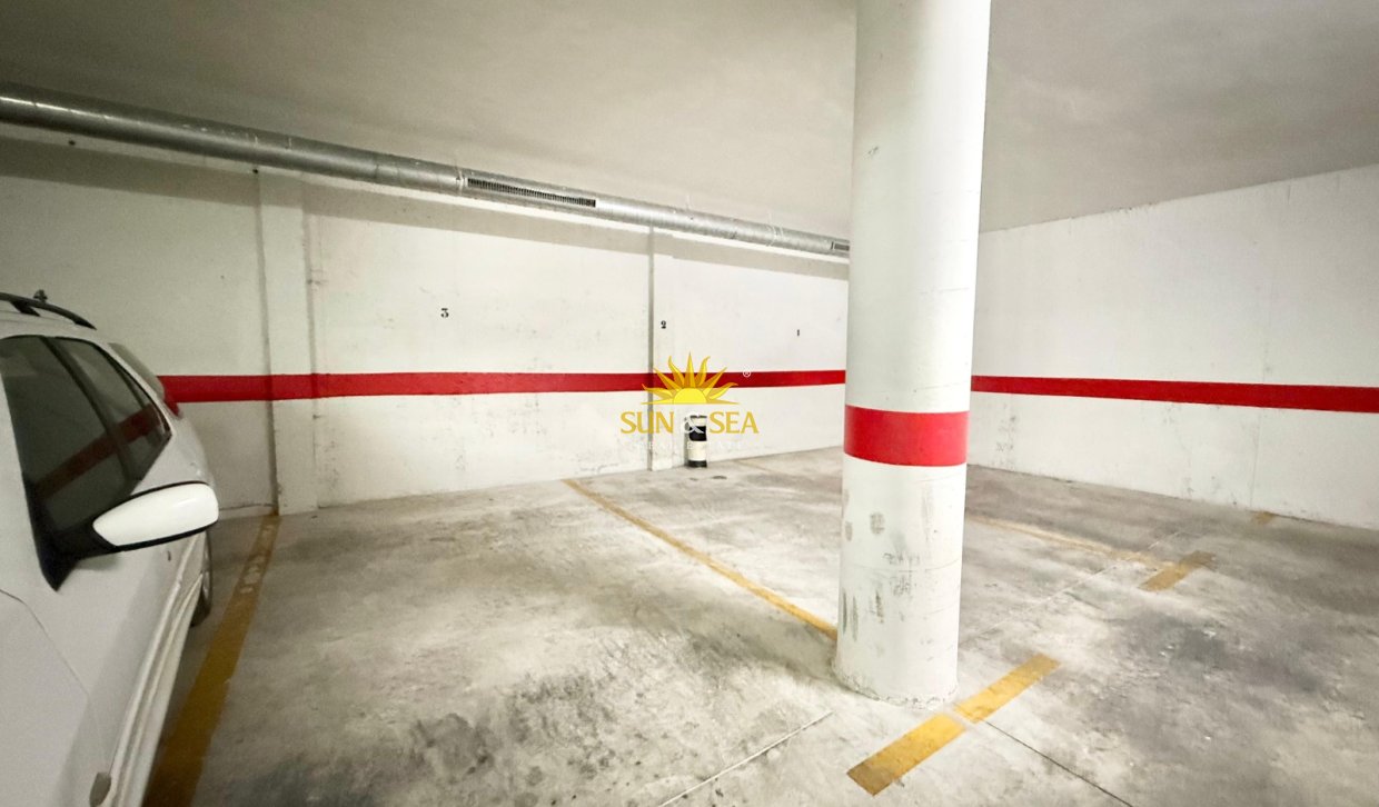 Langfristige Vermietung - Garage - 