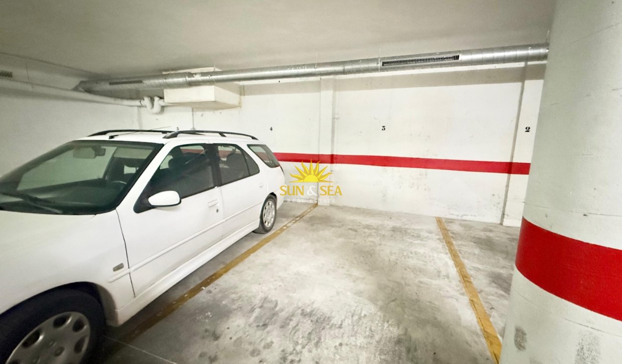 Langfristige Vermietung - Garage - 