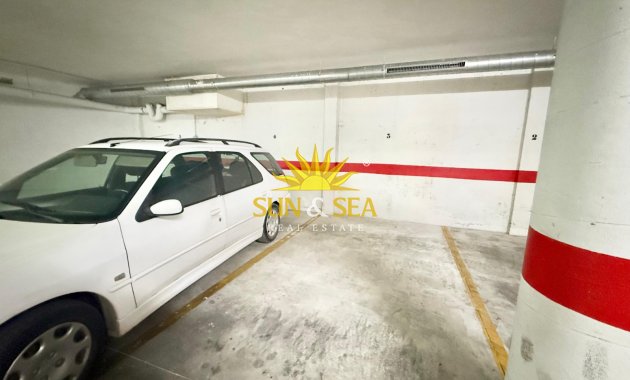Langfristige Vermietung - Garage - 