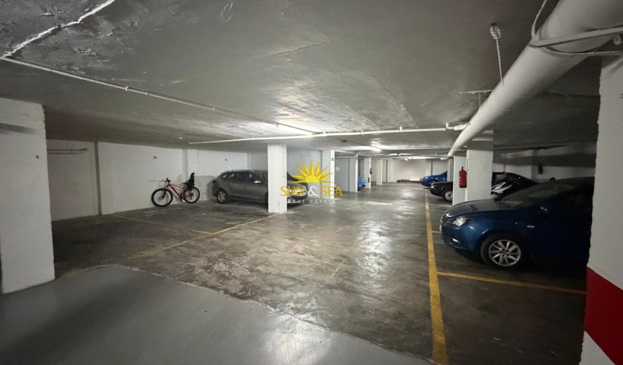 Langfristige Vermietung - Garage - Torrevieja - Centro