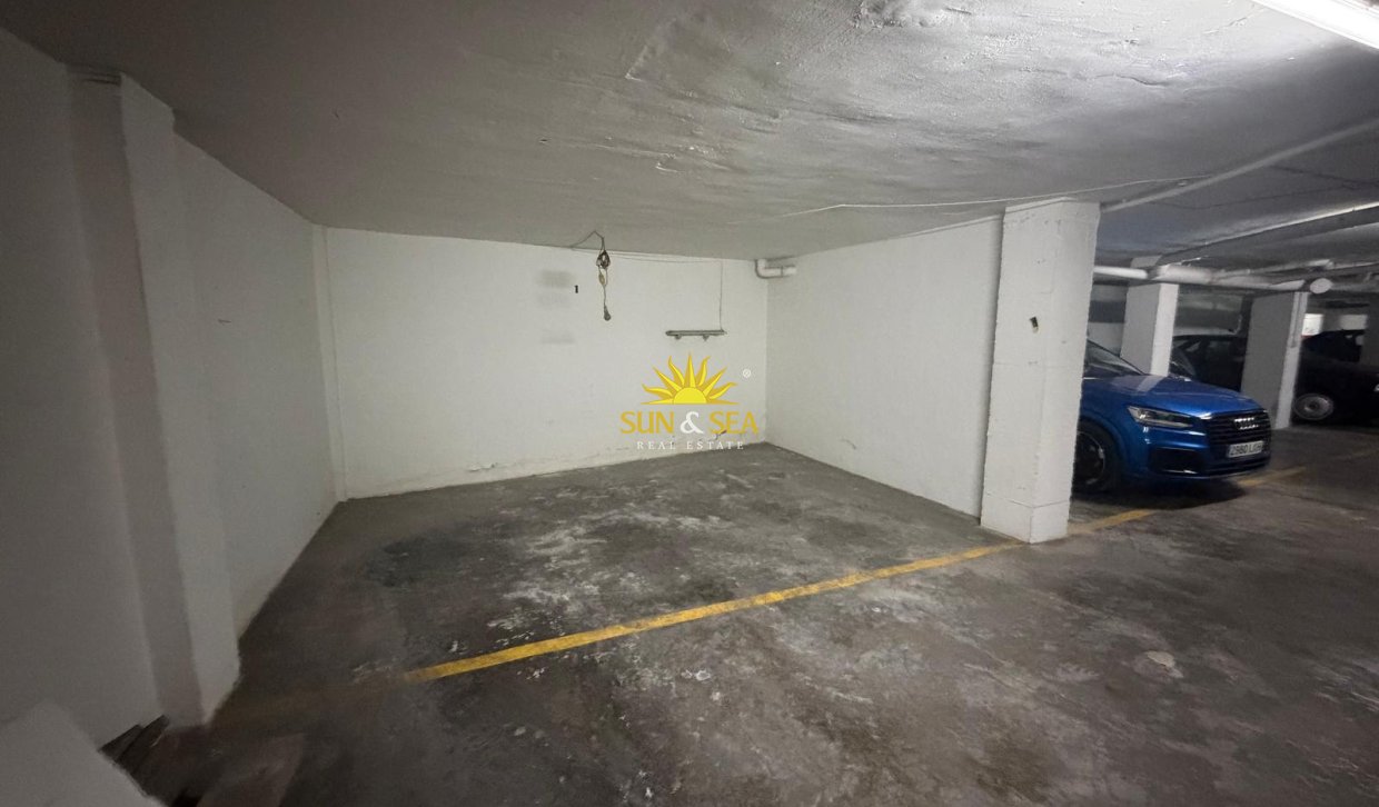Langfristige Vermietung - Garage - Torrevieja - Centro