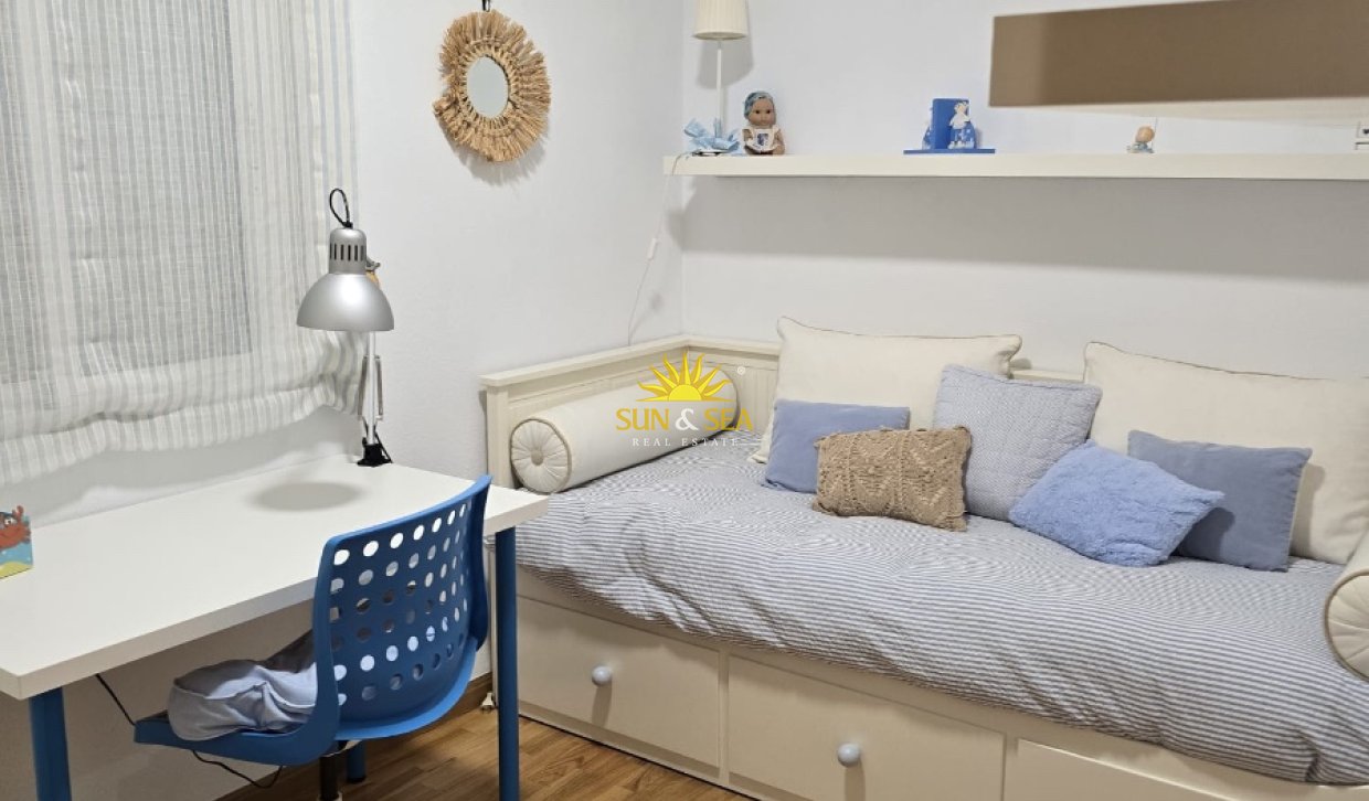 Alquiler a largo plazo - Apartamento - Torrevieja - Centro