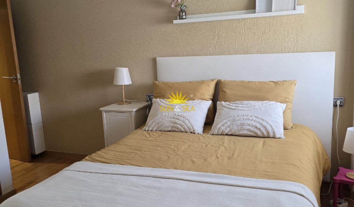 Alquiler a largo plazo - Apartamento - Torrevieja - Centro