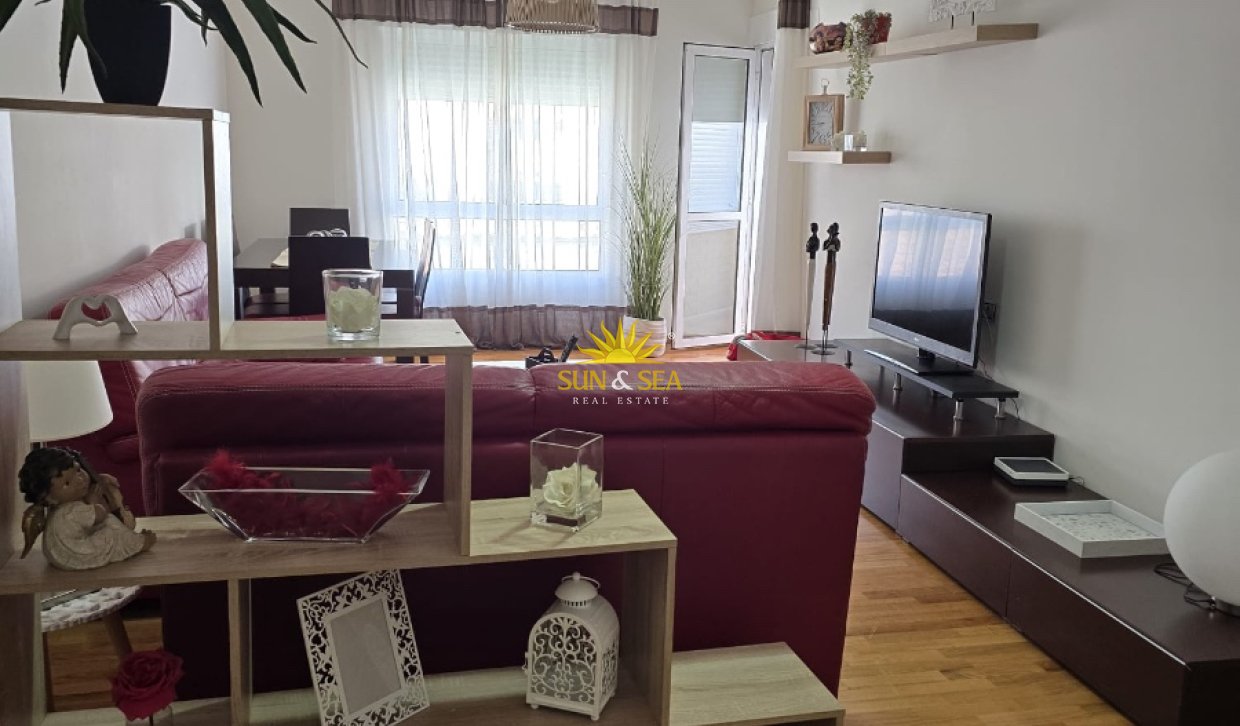 Alquiler a largo plazo - Apartamento - Torrevieja - Centro