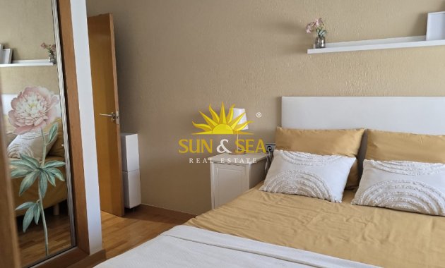 Alquiler a largo plazo - Apartamento - Torrevieja - Centro