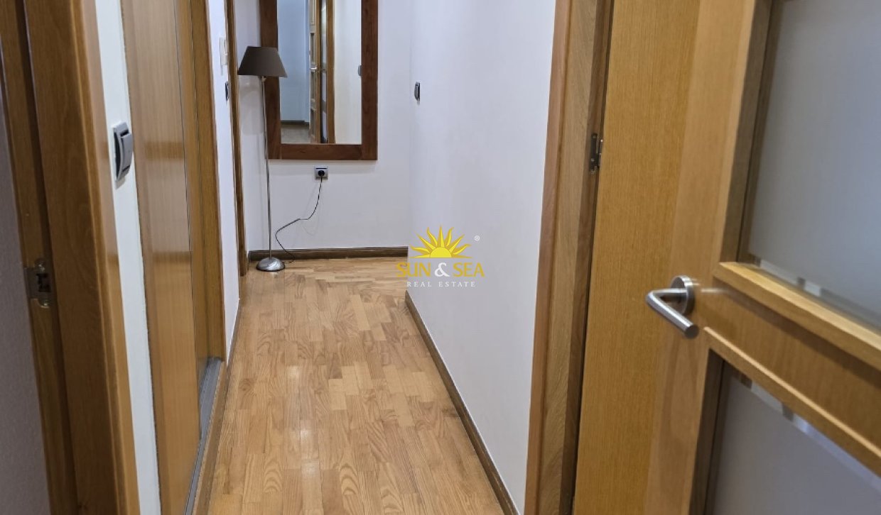 Alquiler a largo plazo - Apartamento - Torrevieja - Centro