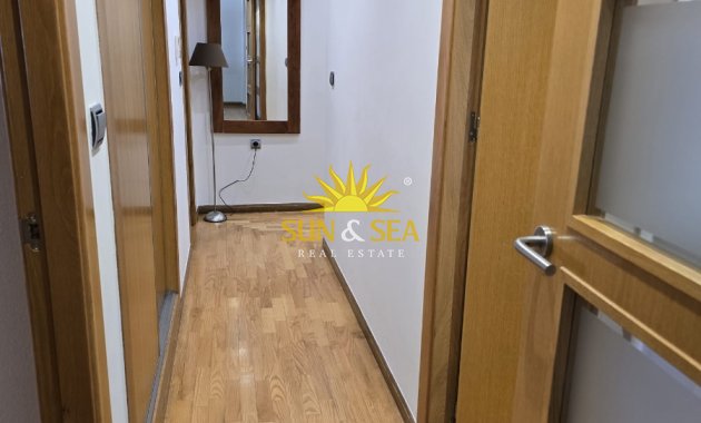 Alquiler a largo plazo - Apartamento - Torrevieja - Centro