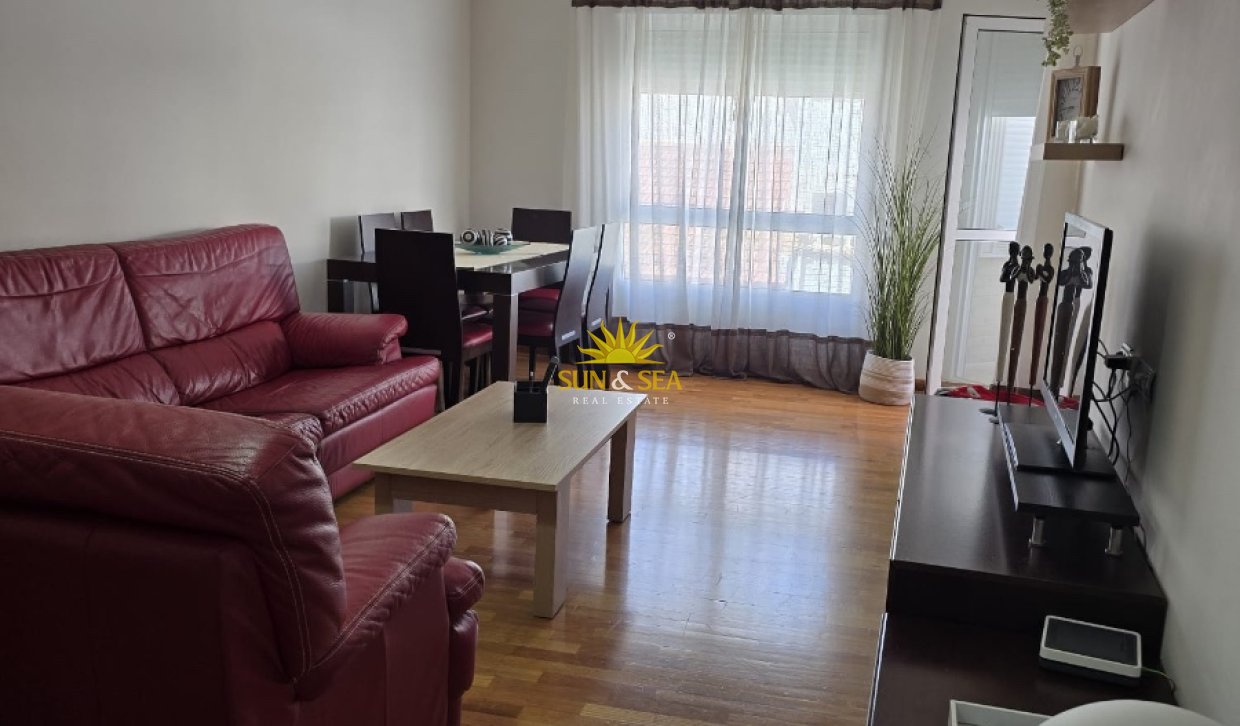 Alquiler a largo plazo - Apartamento - Torrevieja - Centro