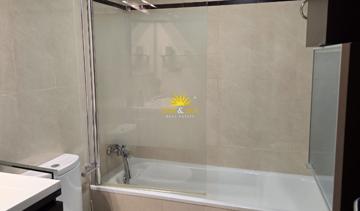 Alquiler a largo plazo - Apartamento - Torrevieja - Centro