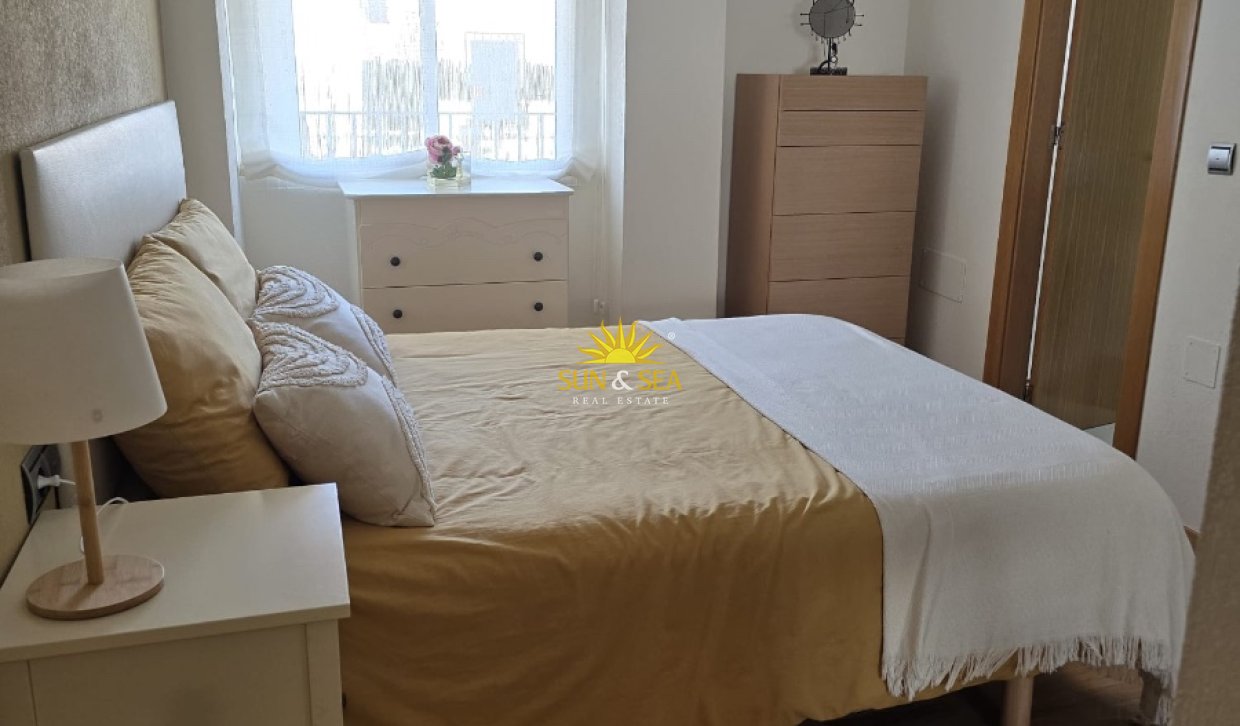 Alquiler a largo plazo - Apartamento - Torrevieja - Centro