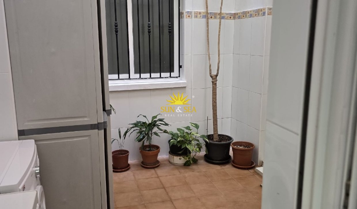 Alquiler a largo plazo - Apartamento - Torrevieja - Centro