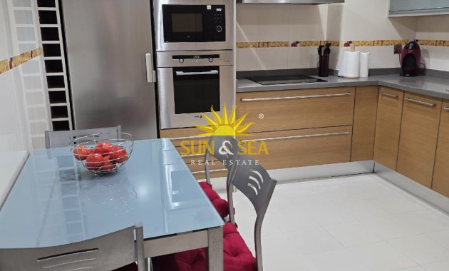 Alquiler a largo plazo - Apartamento - Torrevieja - Centro