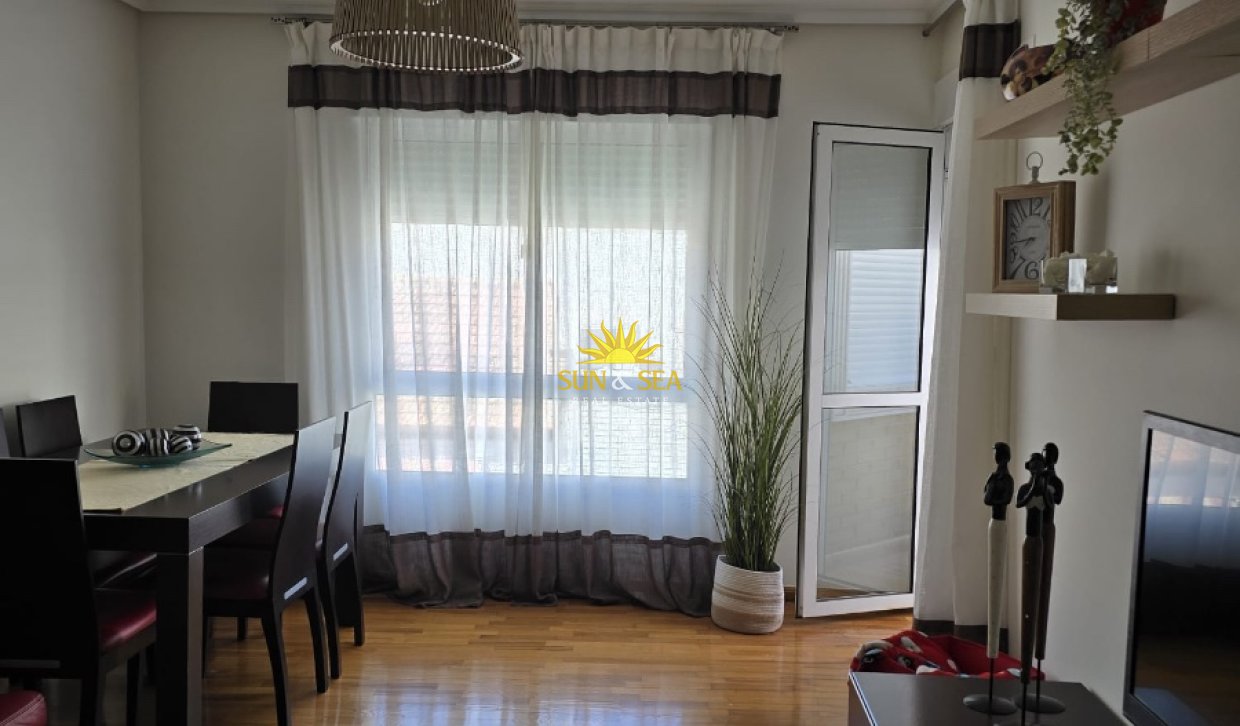 Alquiler a largo plazo - Apartamento - Torrevieja - Centro