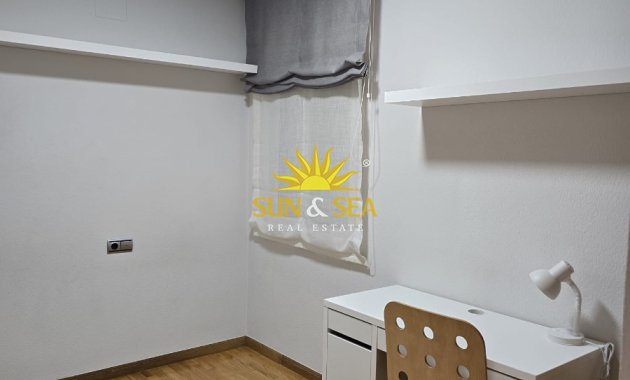 Alquiler a largo plazo - Apartamento - Torrevieja - Centro