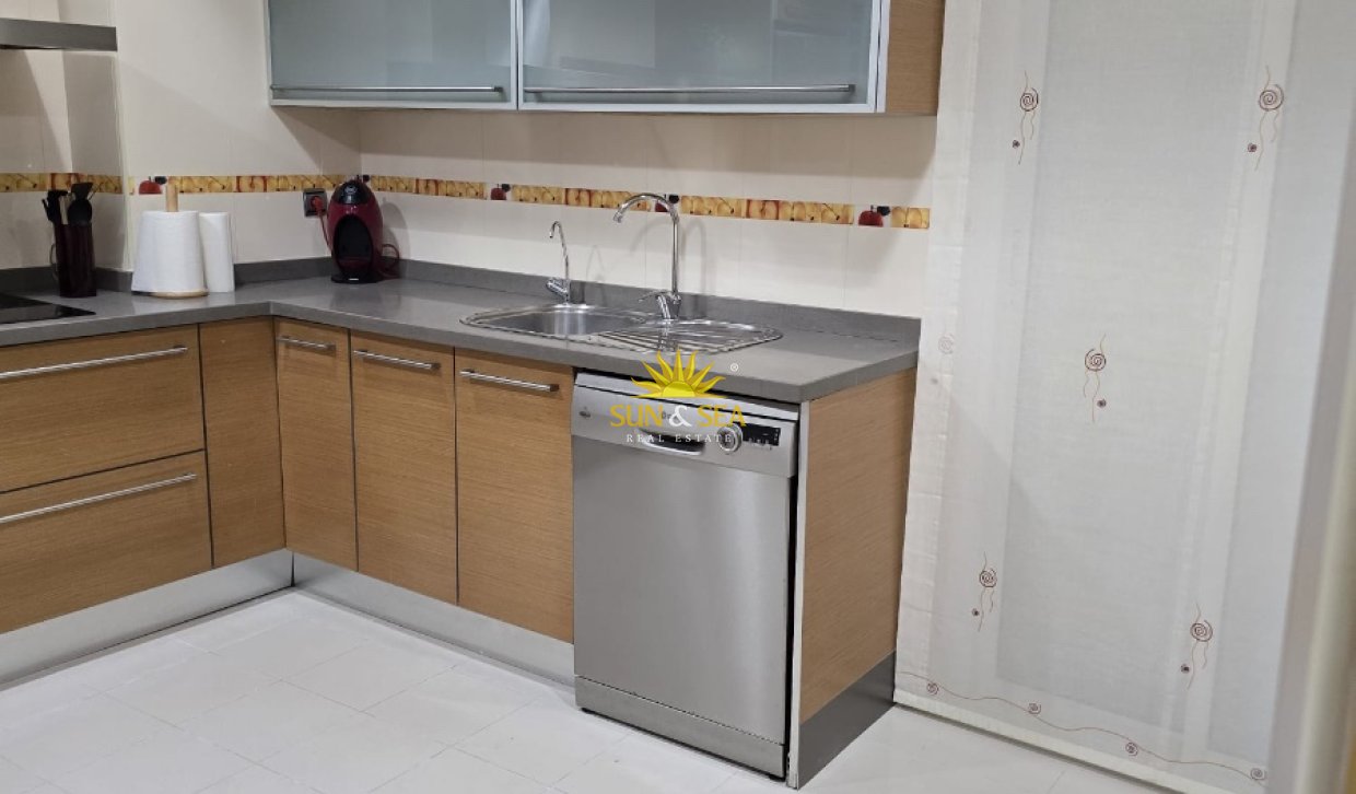Alquiler a largo plazo - Apartamento - Torrevieja - Centro