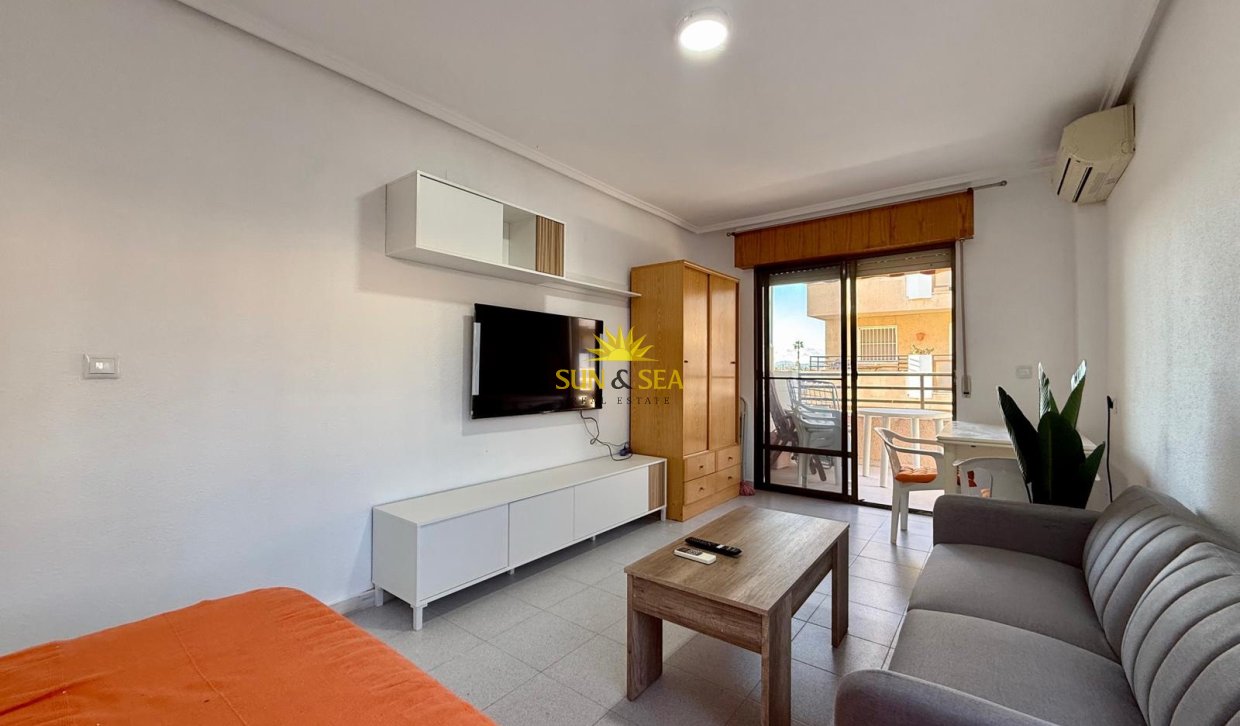 Resale - Studio apartment - Torrevieja - El Chaparral