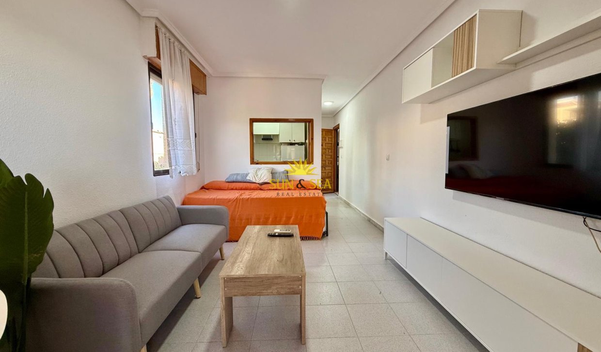 Resale - Studio apartment - Torrevieja - El Chaparral