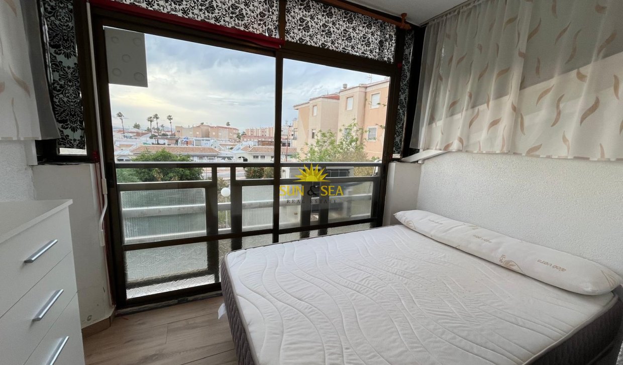 Resale - Studio apartment - Torrevieja - El Chaparral