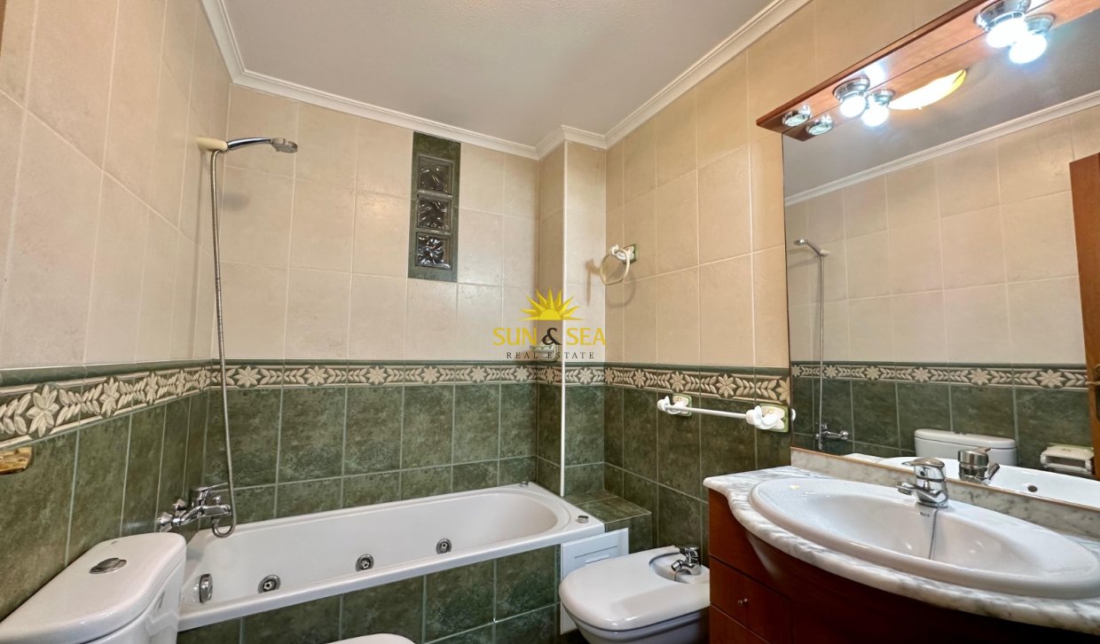 Reventa - Apartamento - Torrevieja - Playa del Cura
