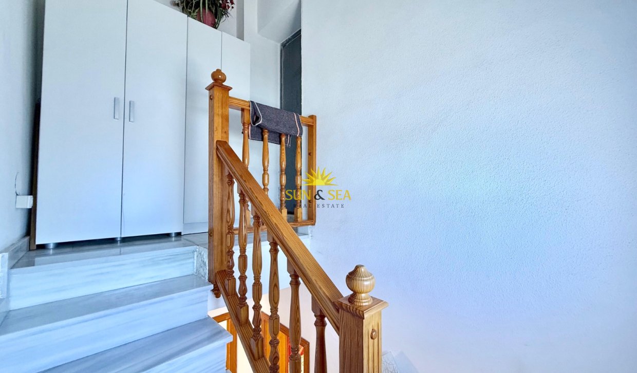 Resale - Villa - Torrevieja - Urb. Jardín del Mar