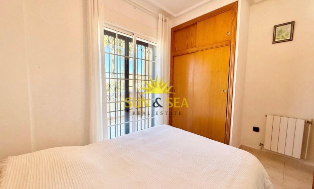 Resale - Villa - Torrevieja - Urb. Jardín del Mar
