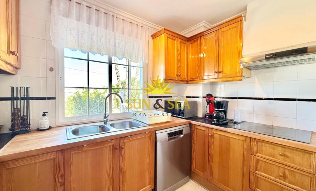 Resale - Villa - Torrevieja - Urb. Jardín del Mar