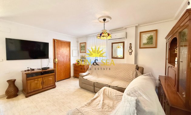 Resale - Villa - Torrevieja - Urb. Jardín del Mar