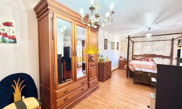 Resale - Villa - Torrevieja - Urb. Jardín del Mar
