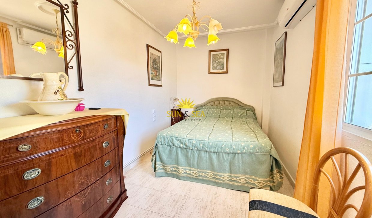 Resale - Villa - Torrevieja - Urb. Jardín del Mar