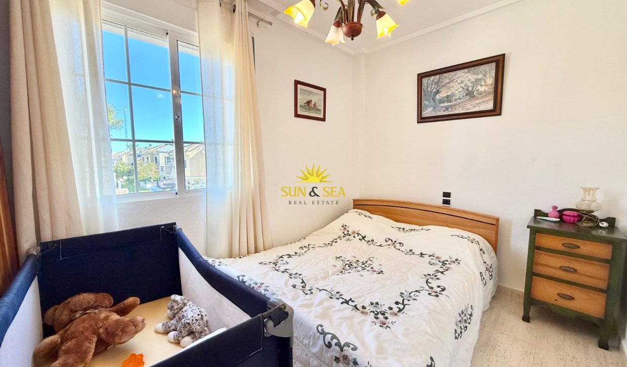 Resale - Villa - Torrevieja - Urb. Jardín del Mar