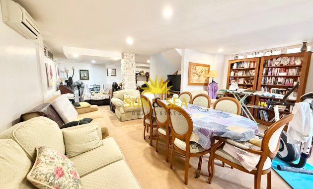 Resale - Villa - Torrevieja - Urb. Jardín del Mar